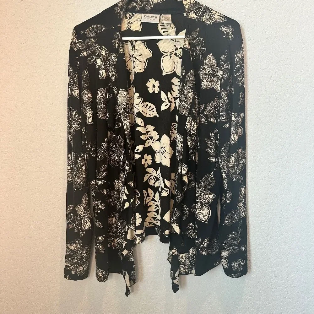 Chico’s Travelers Black Cream Floral Open Front Ruffle Cardigan - Size XL - EUC